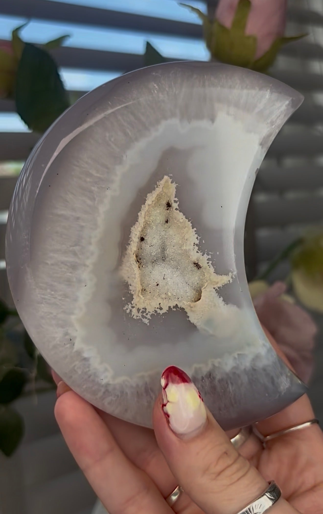 Beautiful, high quality, agate moon with druzy - stand included