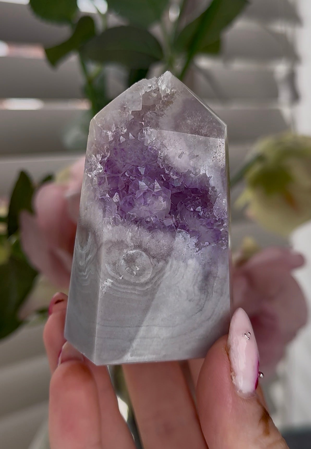 High quality Pink amethyst tower in lilac tones 8cm(h) 5cm(w)