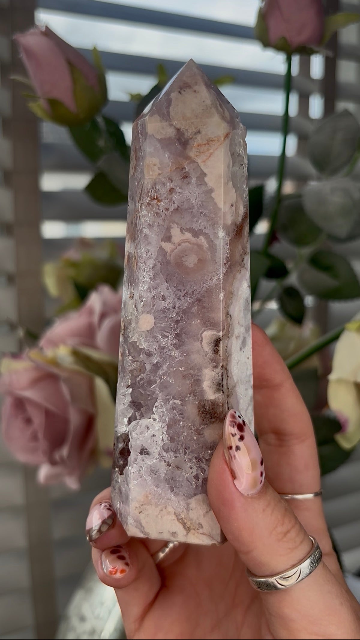 High grade, Amethyst Flower agate tower with quartz