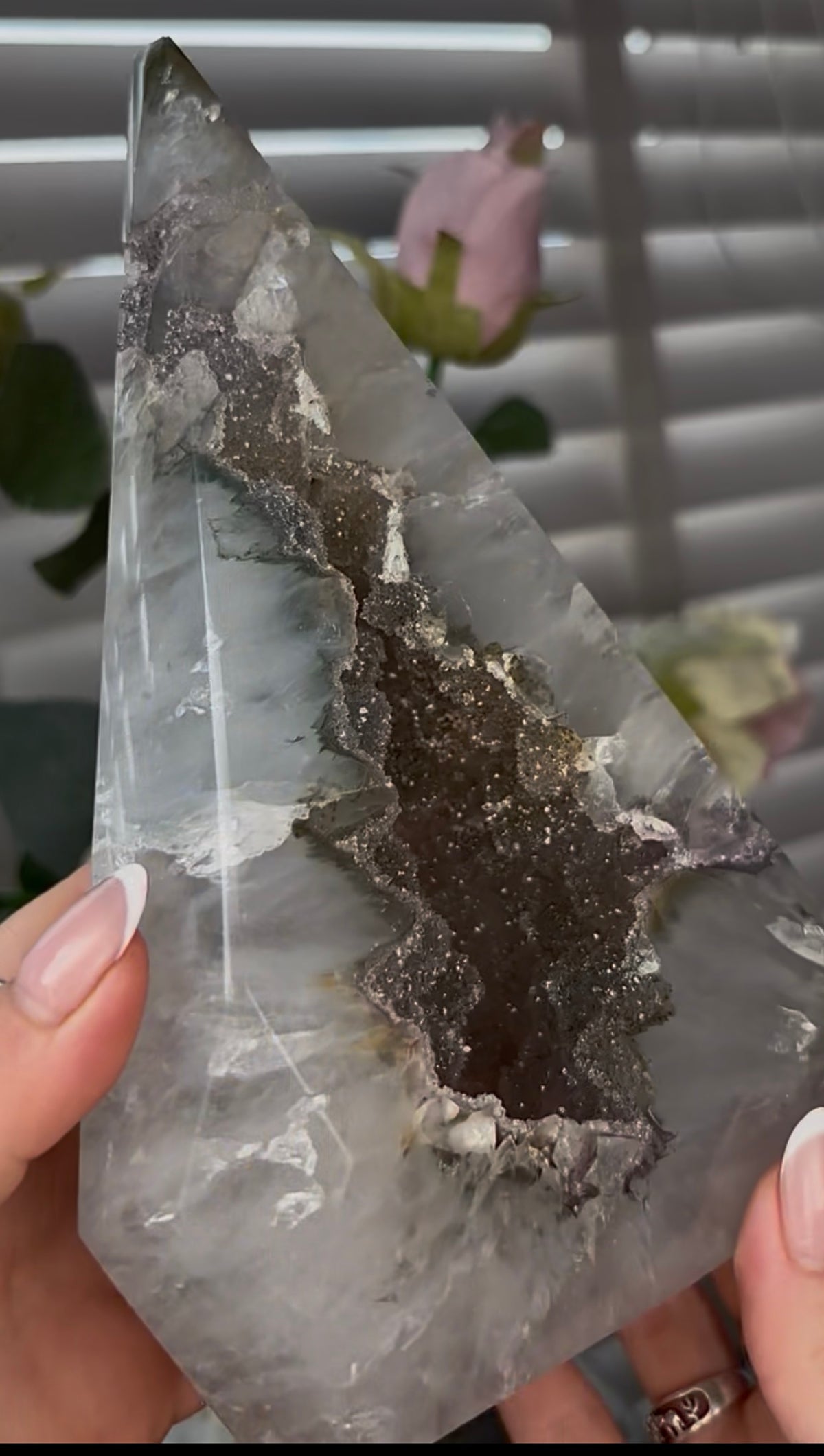 Beautiful, statement, high grade, agate, self-standing, diamond with gorgeous, green sugar druzy 20cm high