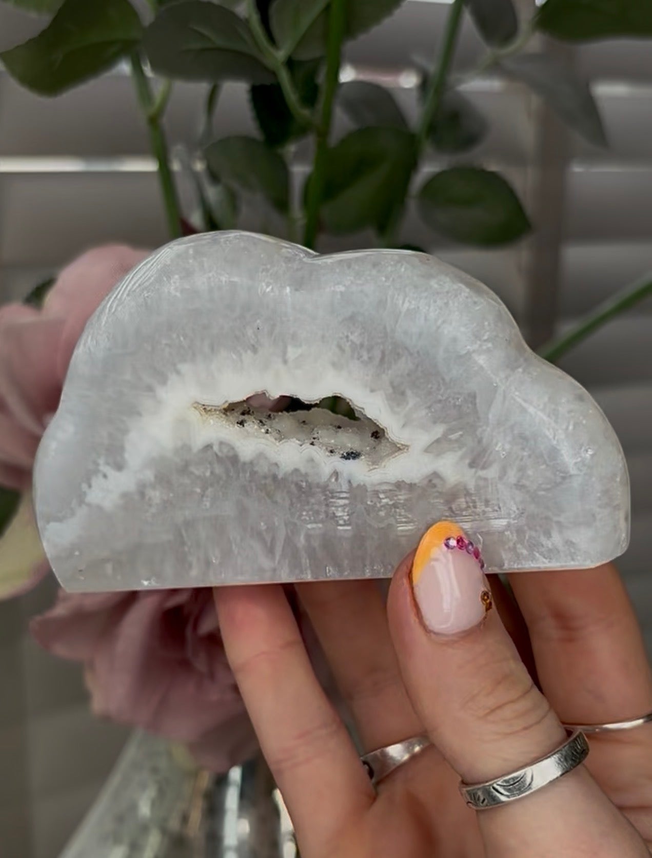 Beautiful, agate cloud with druzy