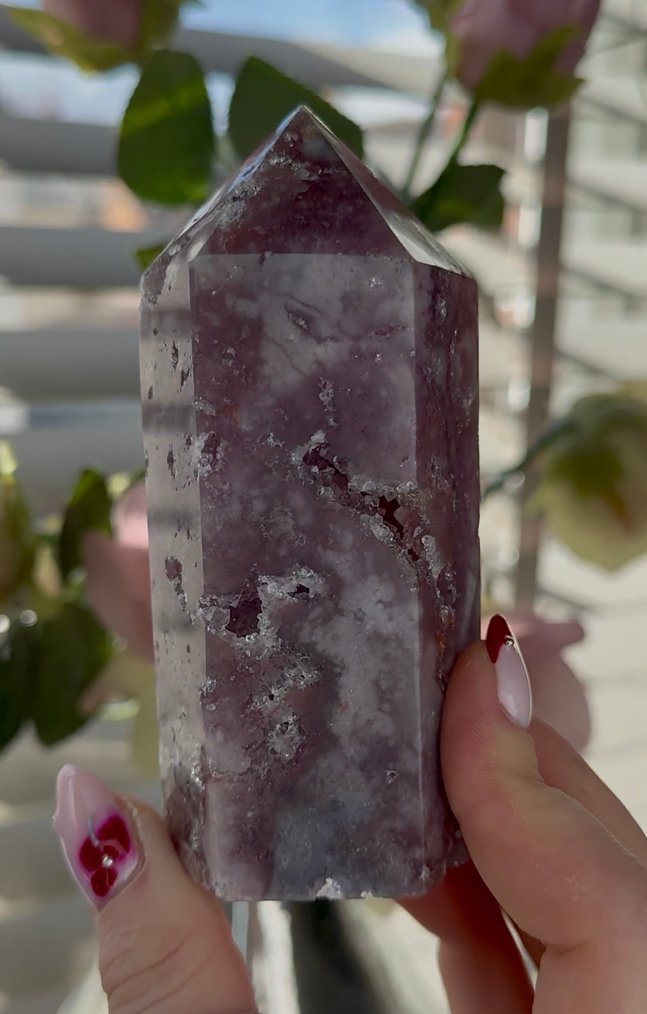 Hq Pink amethyst tower in lilac tones 11.5cm(h) 5cm(w)