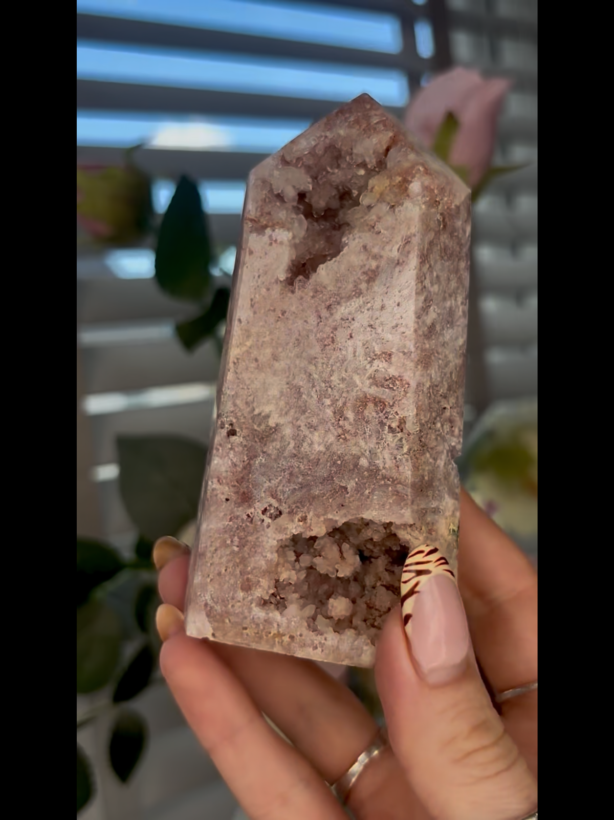 Beautiful, Pink amethyst tower 11.3cm 5.5cm(w) 285g