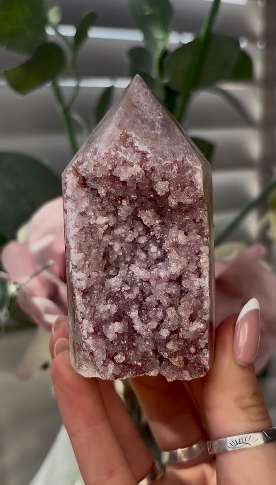 Beautiful, hq, druzy, Pink amethyst tower 8.6cm(h) by 4.5cm(w)