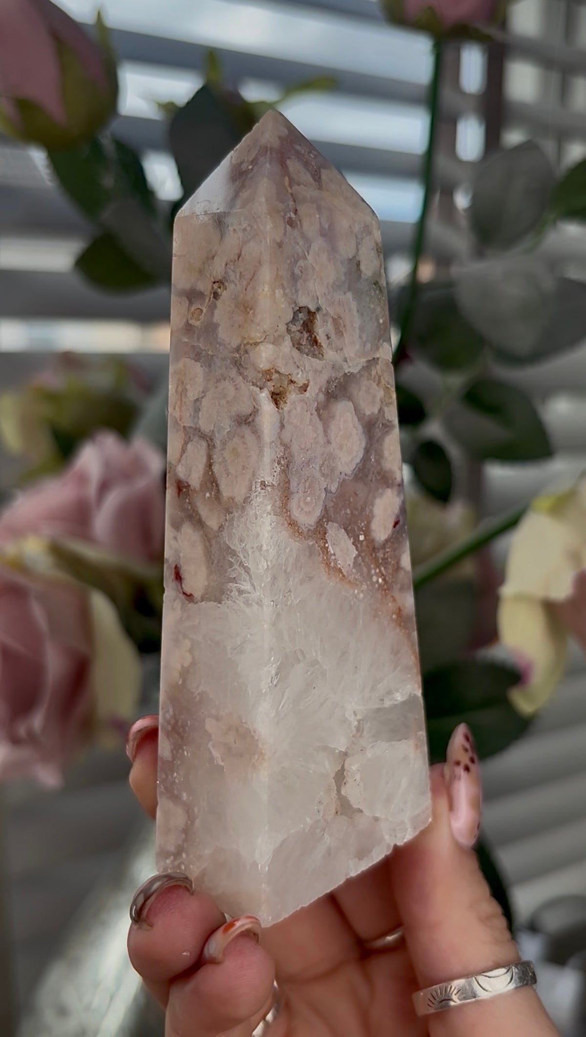 Flower agate tower with quartz