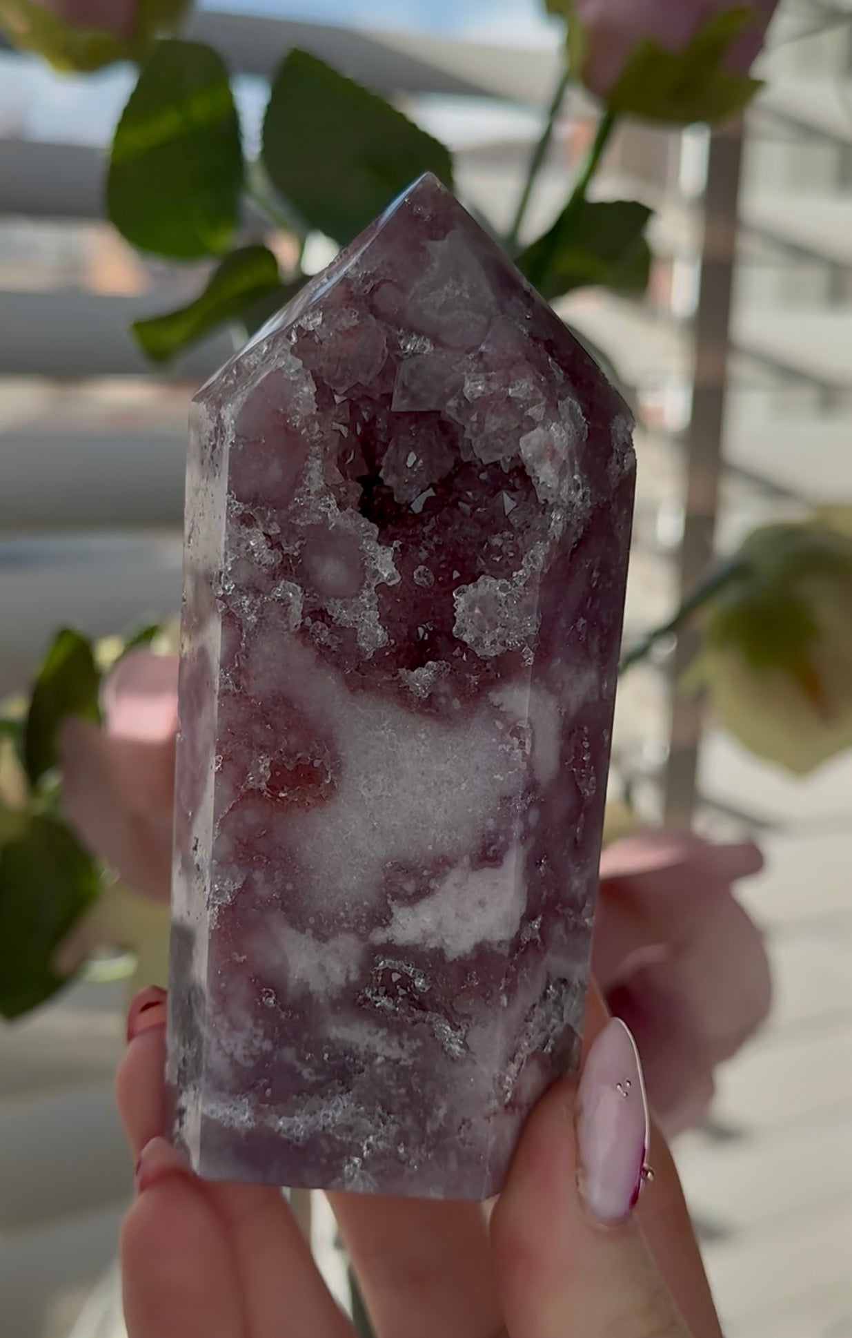 Hq Pink amethyst tower in lilac tones 11.5cm(h) 5cm(w)