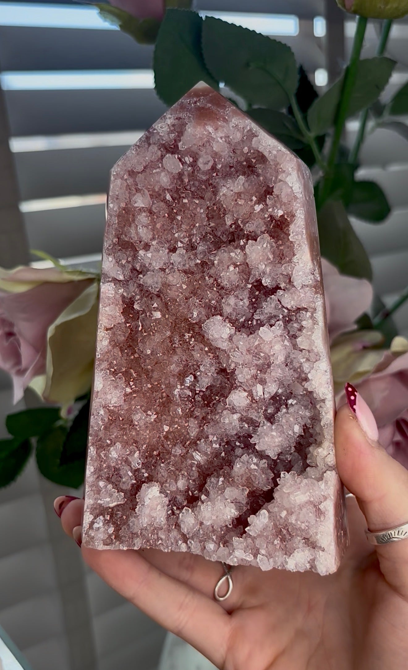 Hq druzy Pink amethyst tower 15cm(h)