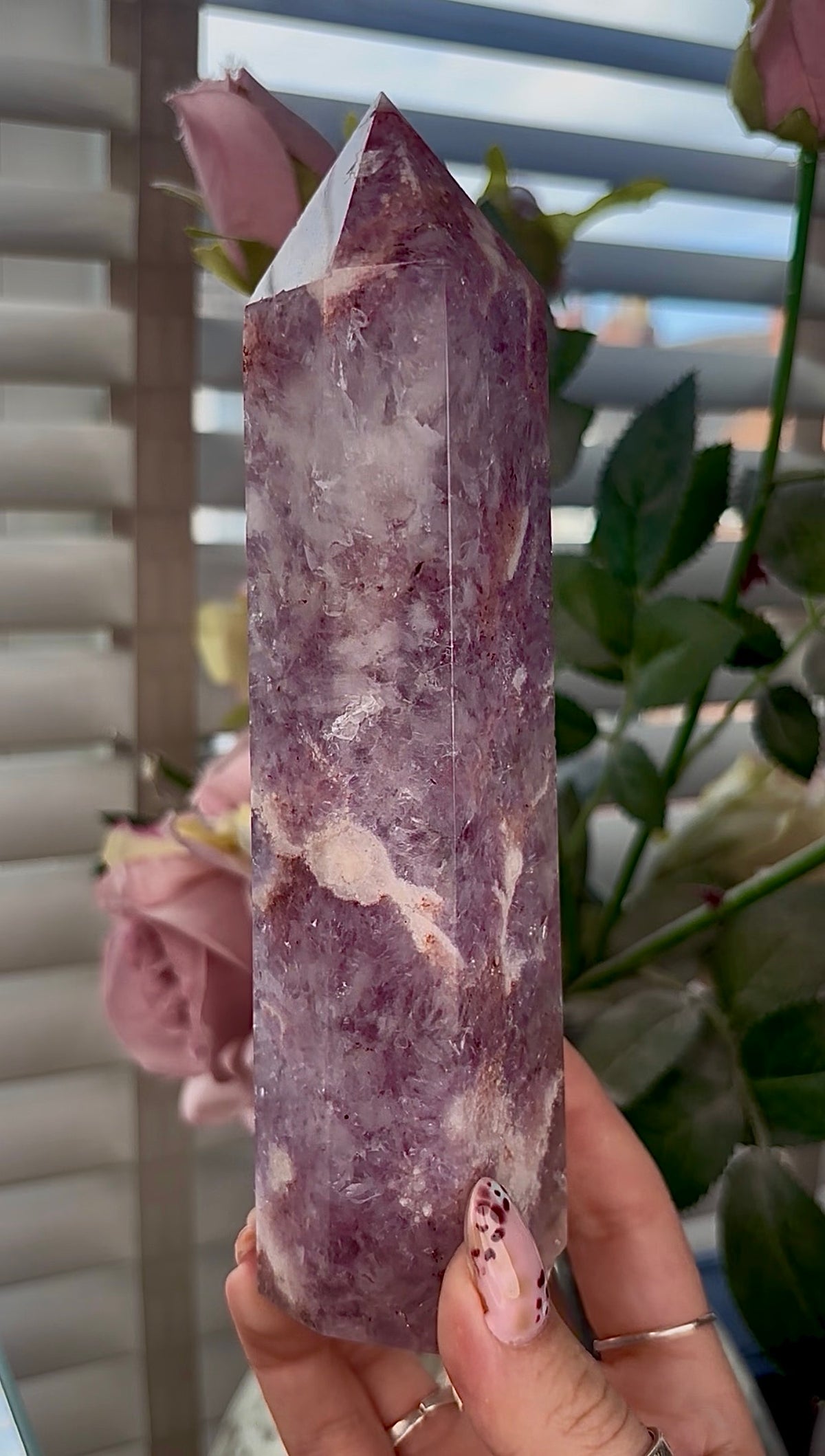 High grade, Pink amethyst Flower agate tower with high clarity quartz