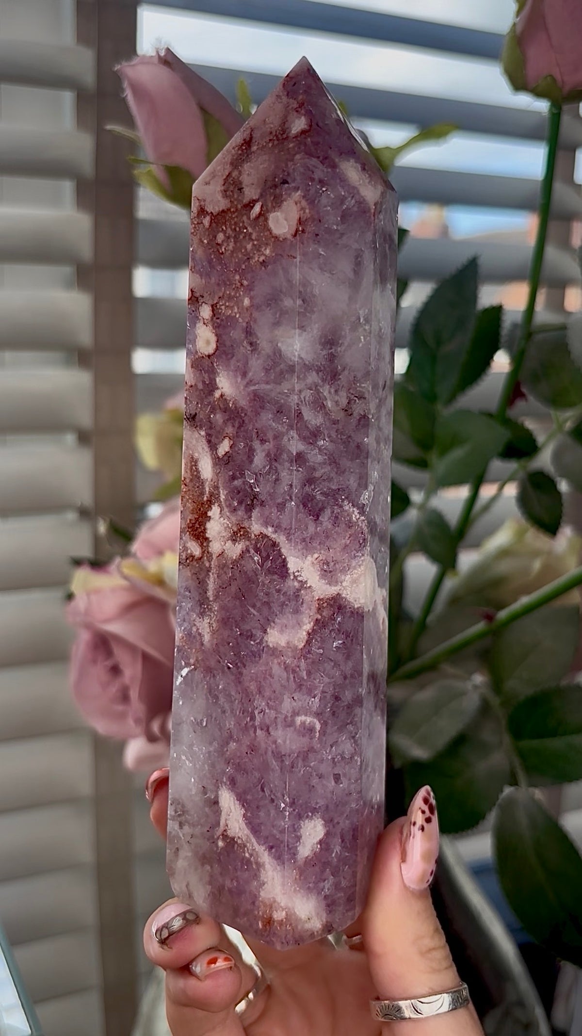 High grade, Pink amethyst Flower agate tower with high clarity quartz