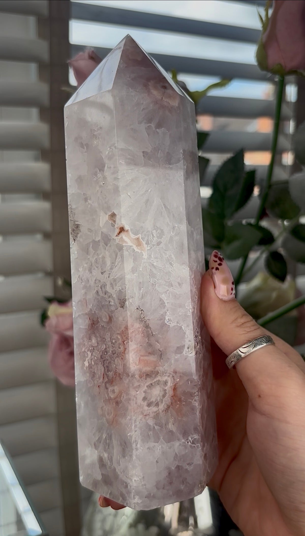 High grade, Pink amethyst Flower agate tower with quartz