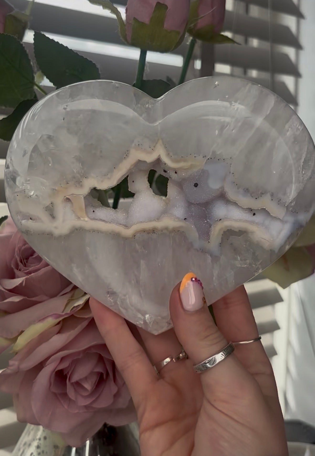 Beautiful, high quality, agate heart with druzy - stand included