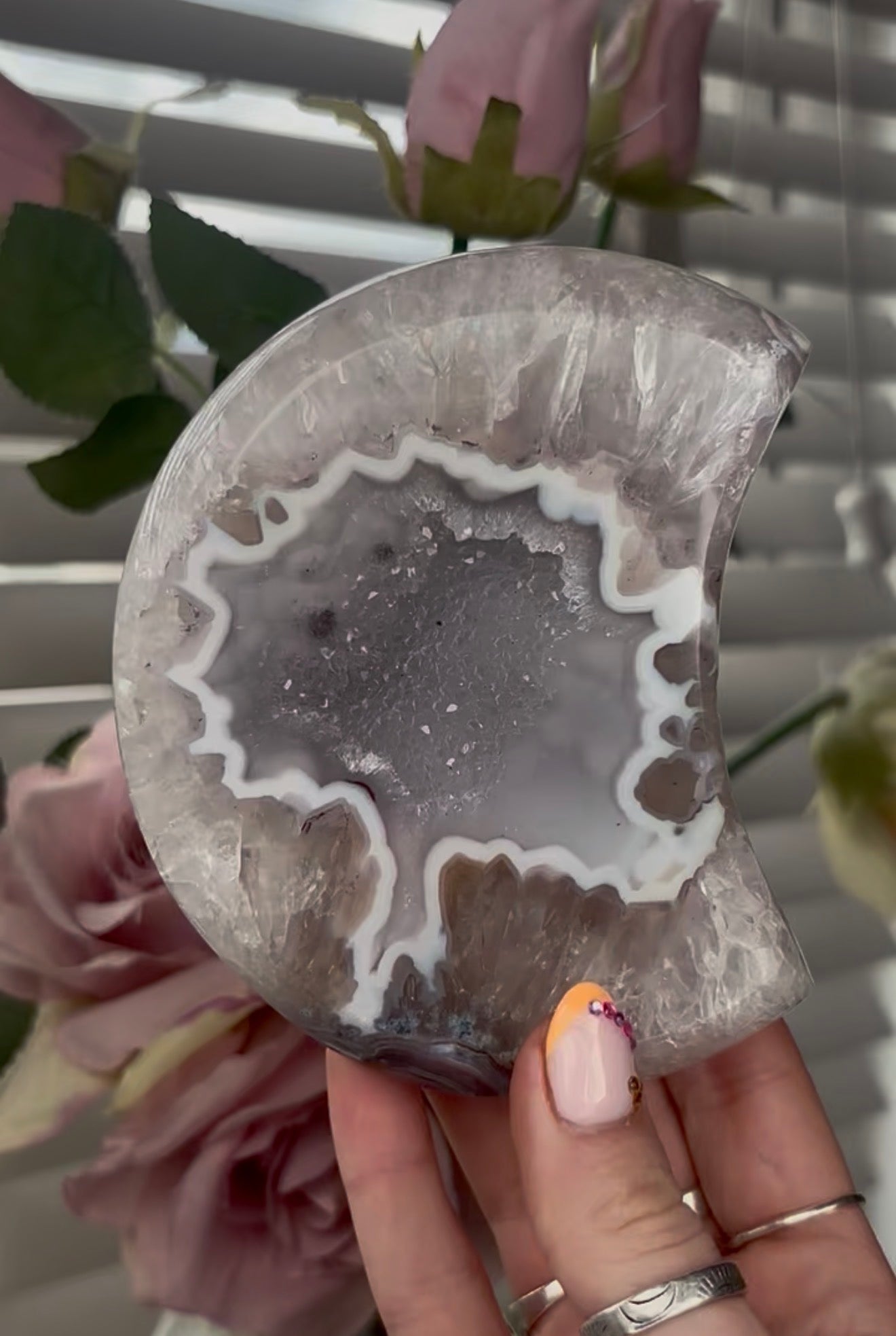 Beautiful, high quality, agate moon with druzy - stand included