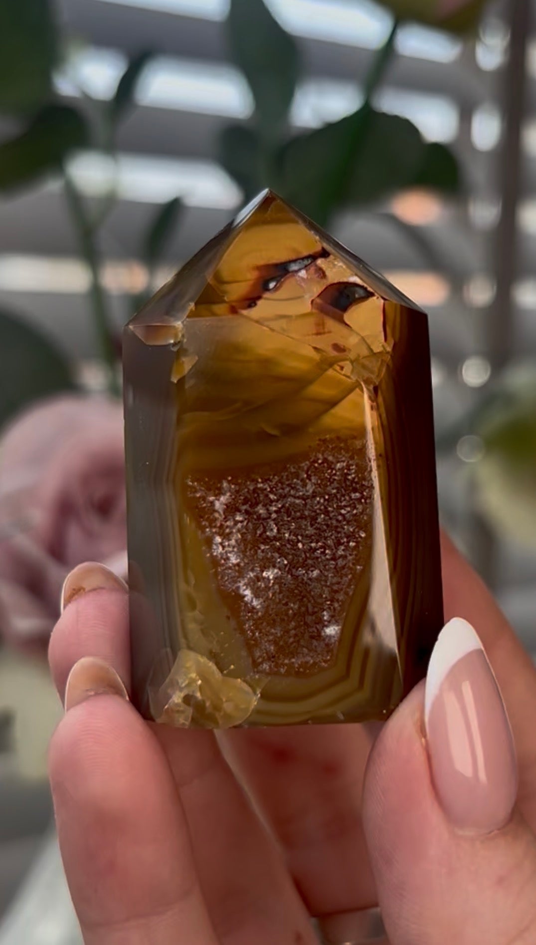 Beautiful, agate tower with druzy