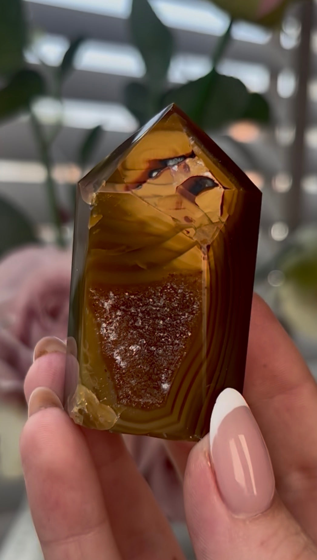 Beautiful, agate tower with druzy