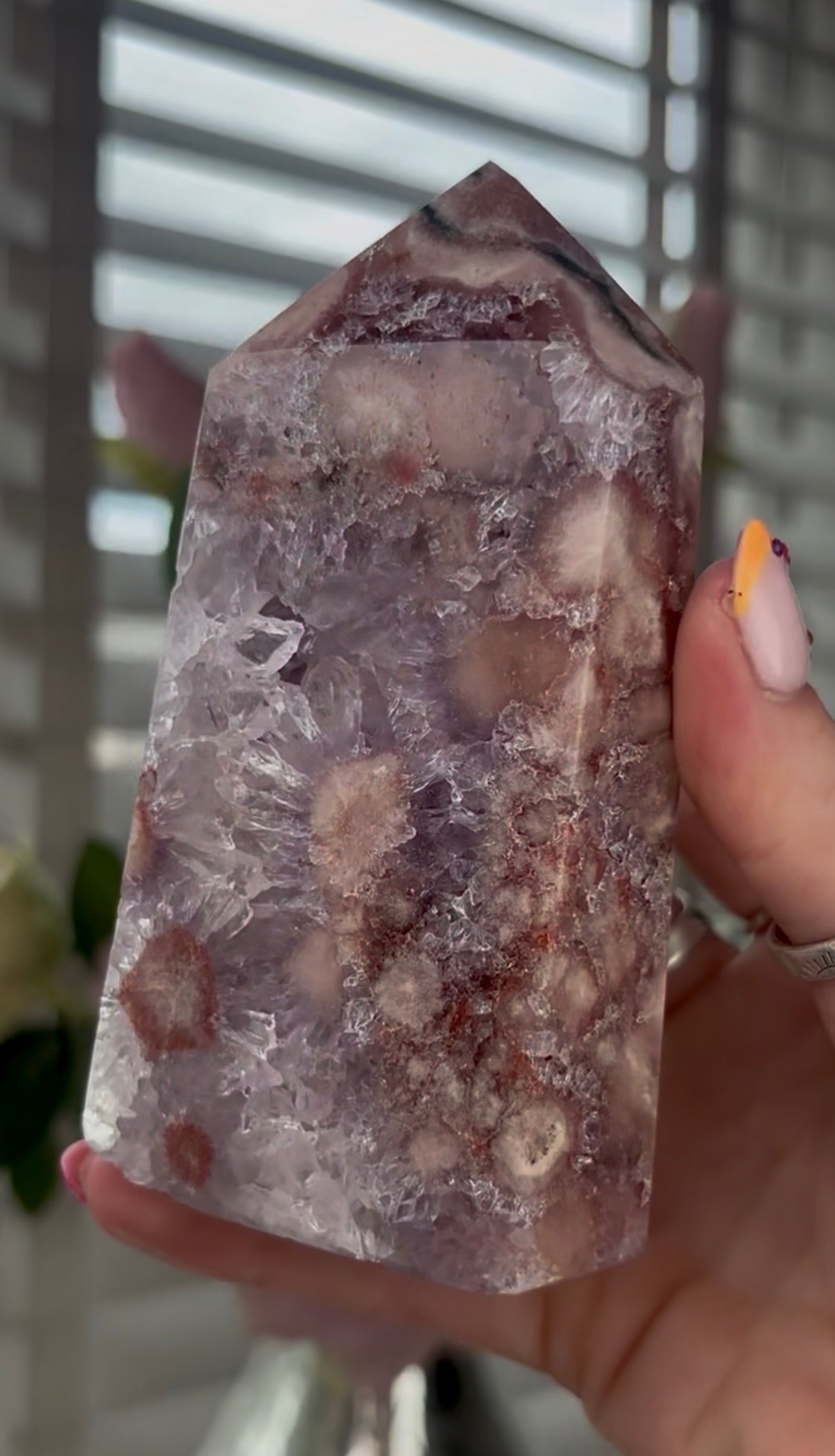 High quality, Pink amethyst tower, with quartz & flower patterns