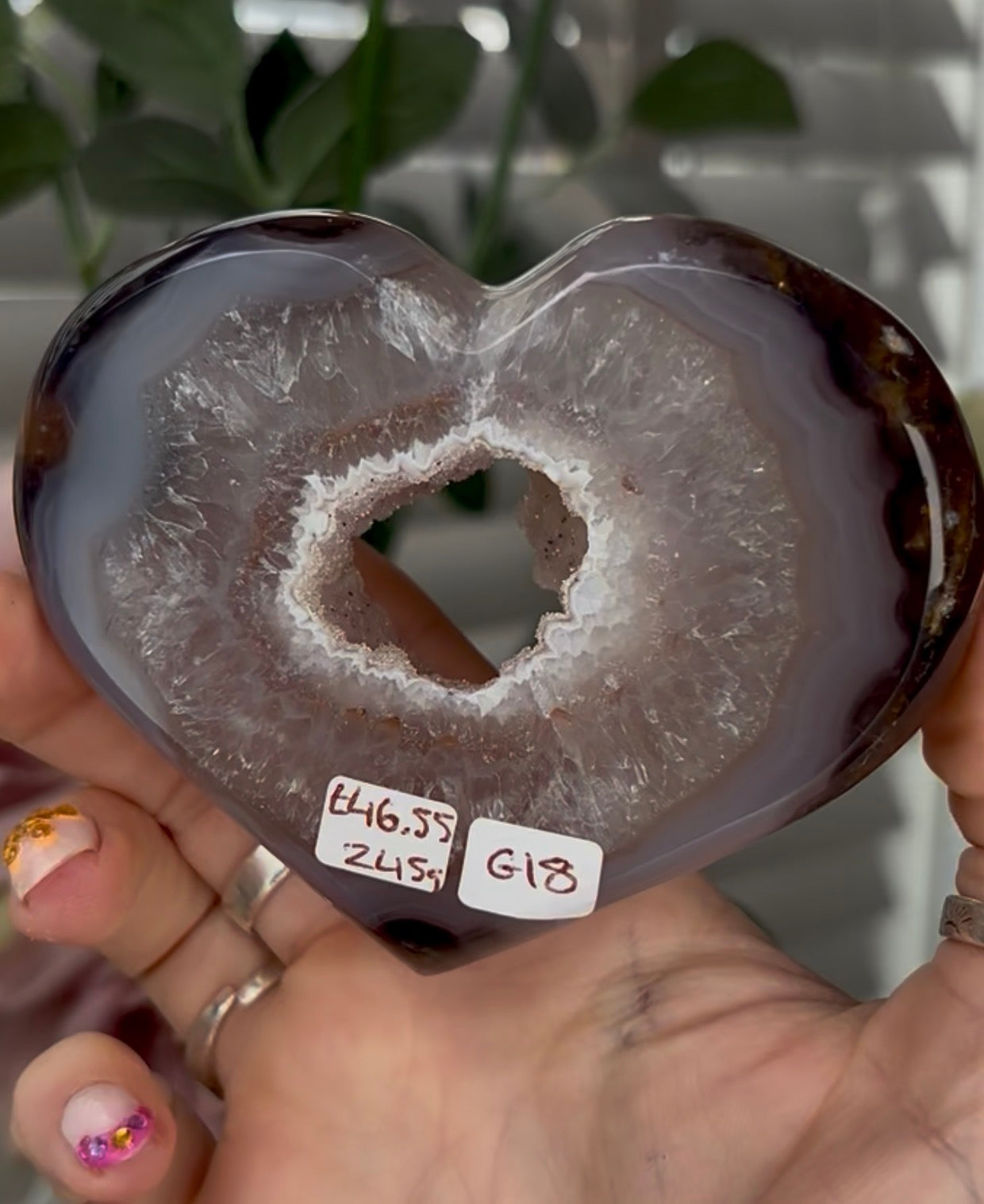 Beautiful, high grade, agate heart with druzy portal - stand included