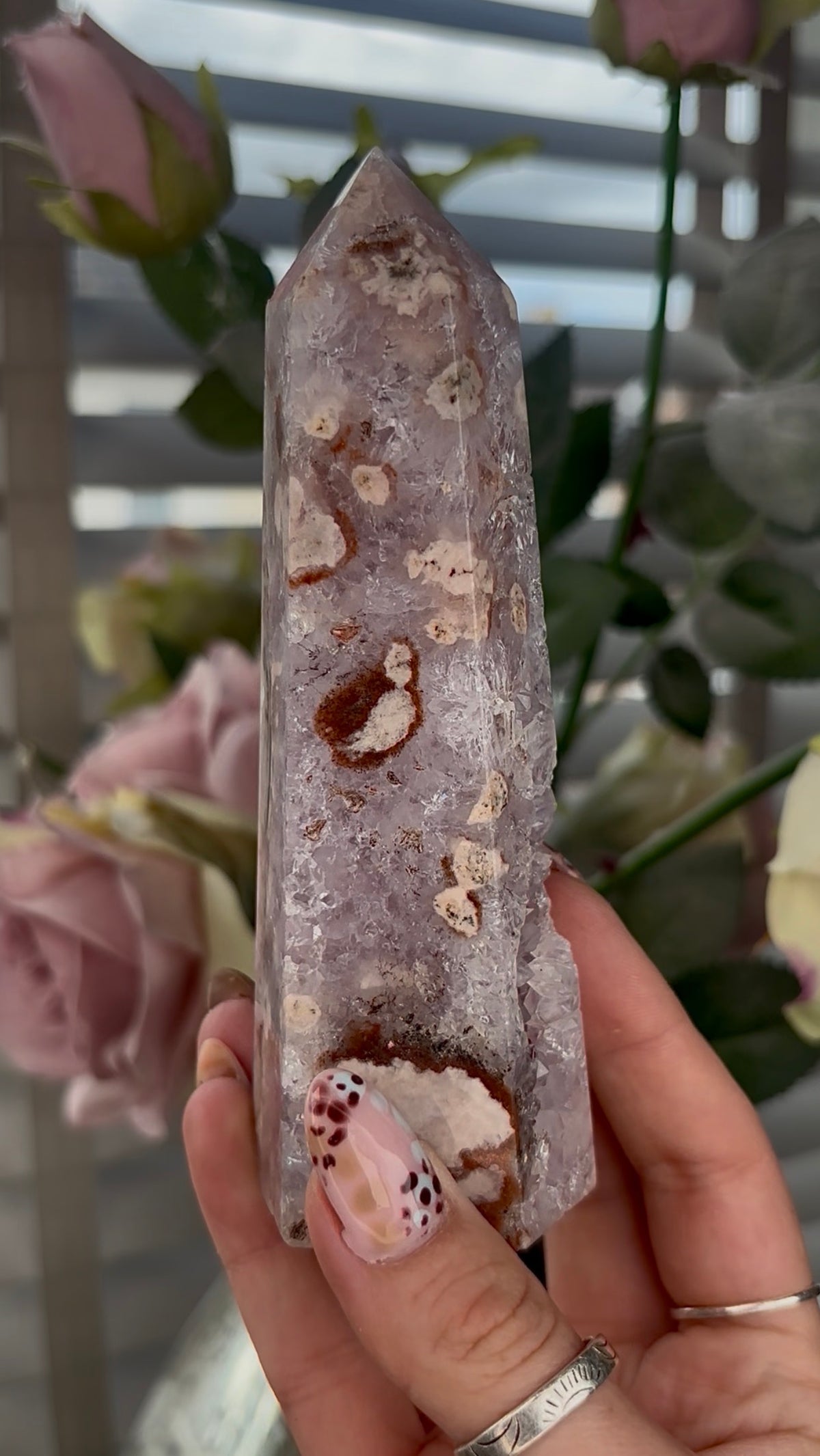 High grade, Amethyst Flower agate tower with quartz