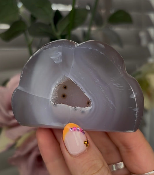 Beautiful, agate cloud with druzy