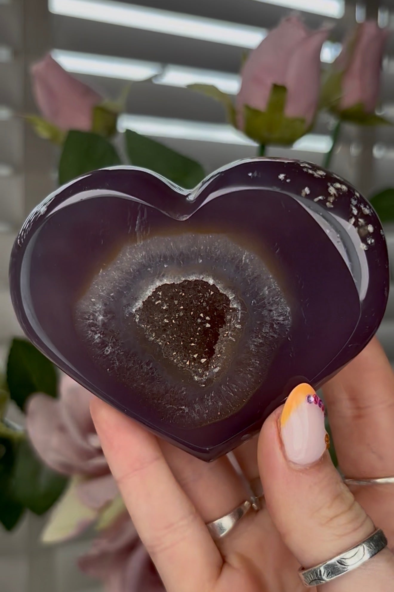 Beautiful, high grade, agate heart with druzy - comes with stand