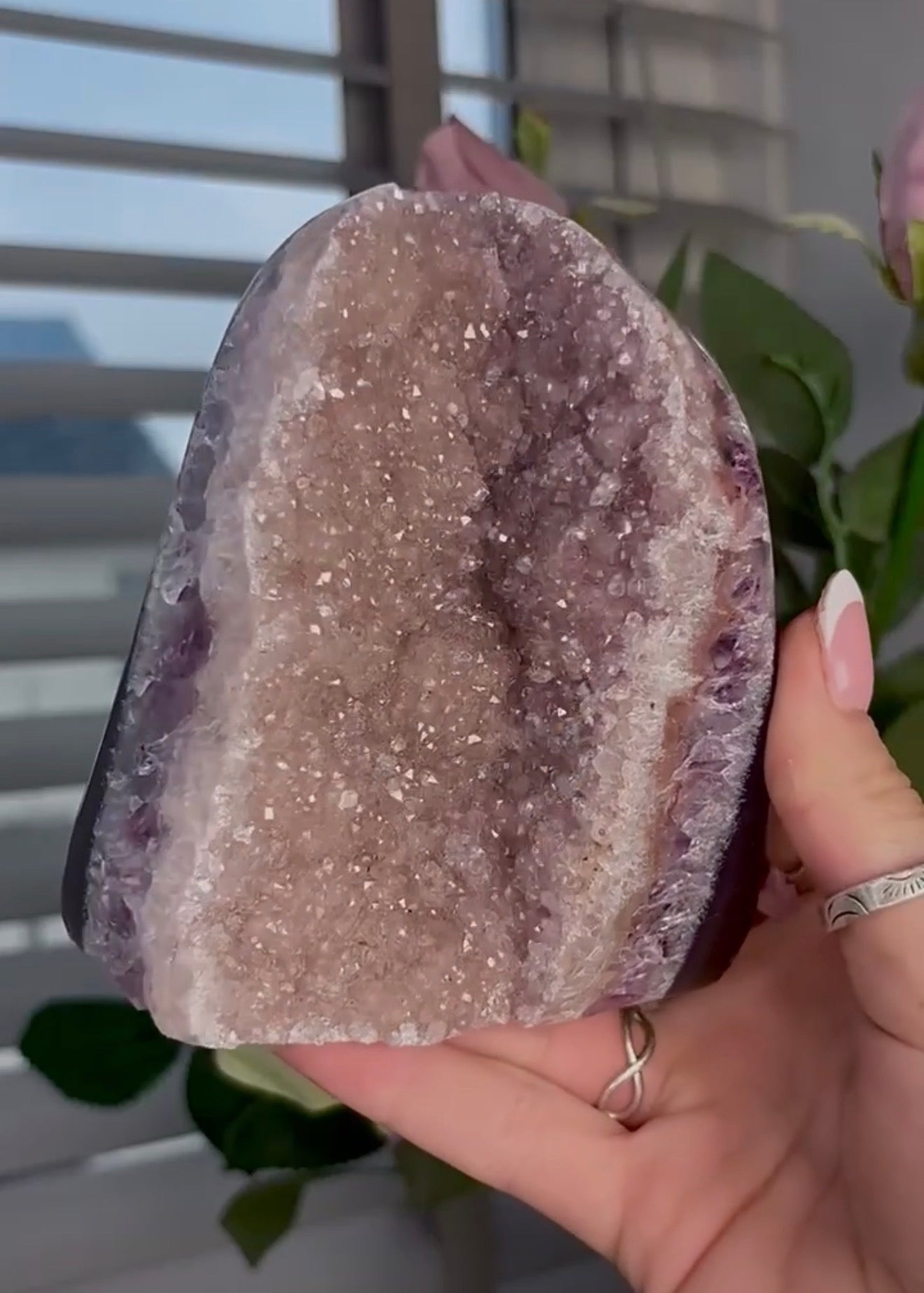 High quality, pink/lilac toned, rainbow amethyst on purple agate, cutbase