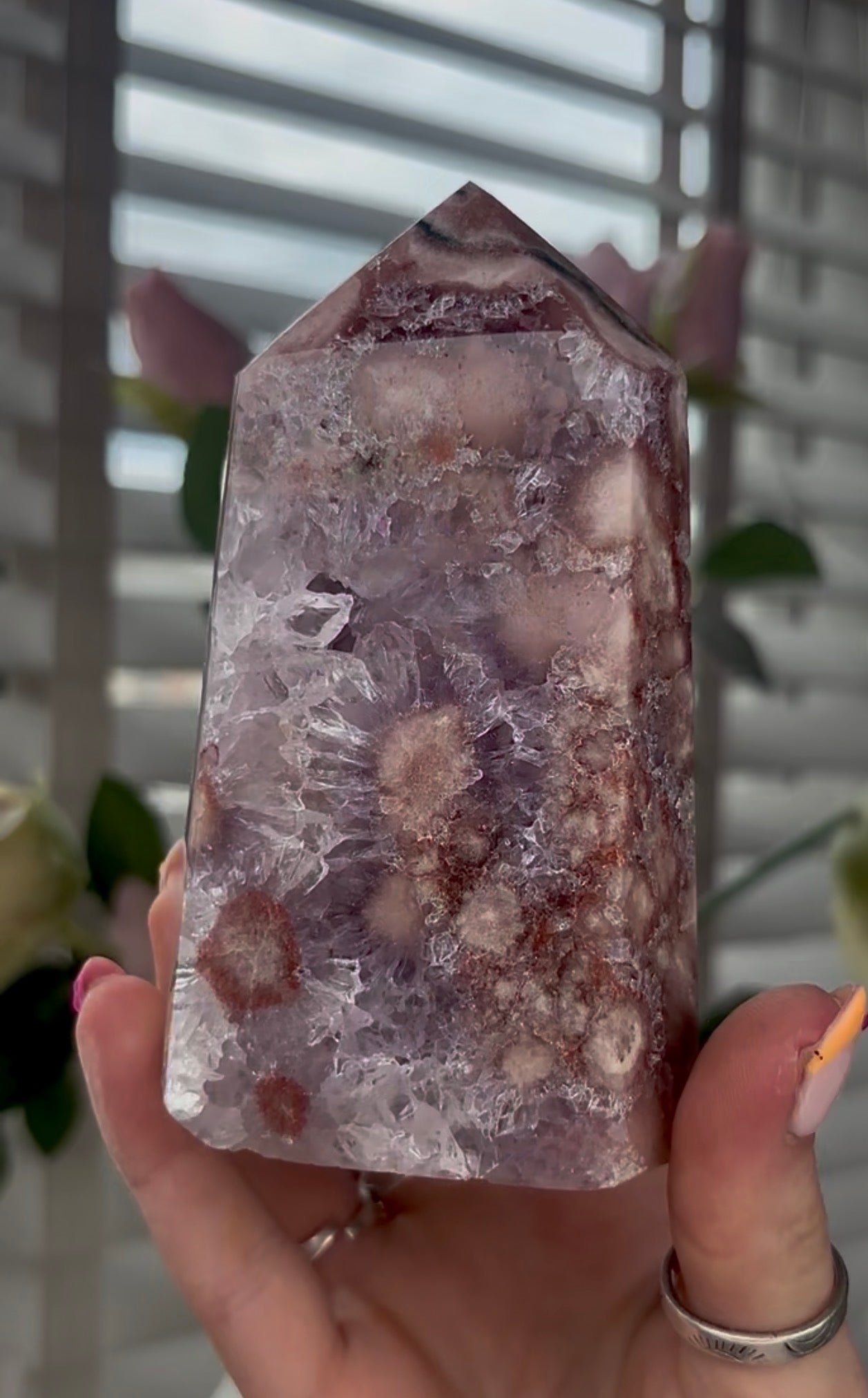 High quality, Pink amethyst tower, with quartz & flower patterns