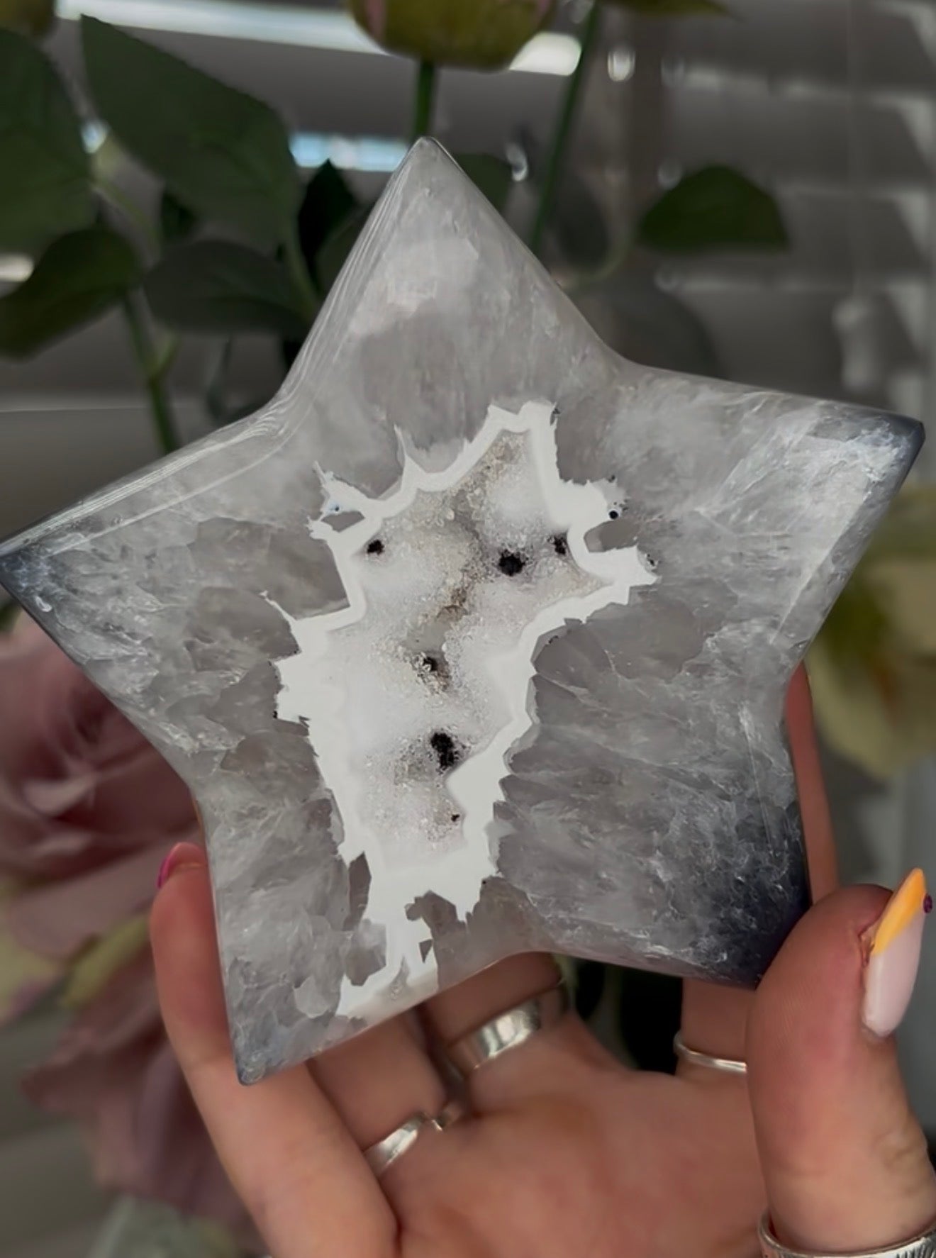 Beautiful, high quality, agate star with druzy - stand included