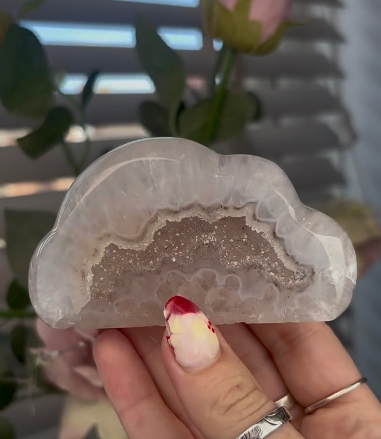 Beautiful, agate cloud with druzy