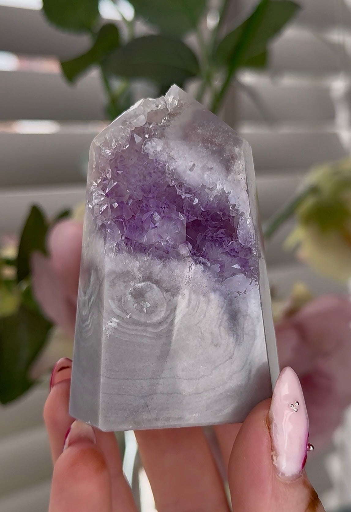 High quality Pink amethyst tower in lilac tones 8cm(h) 5cm(w)