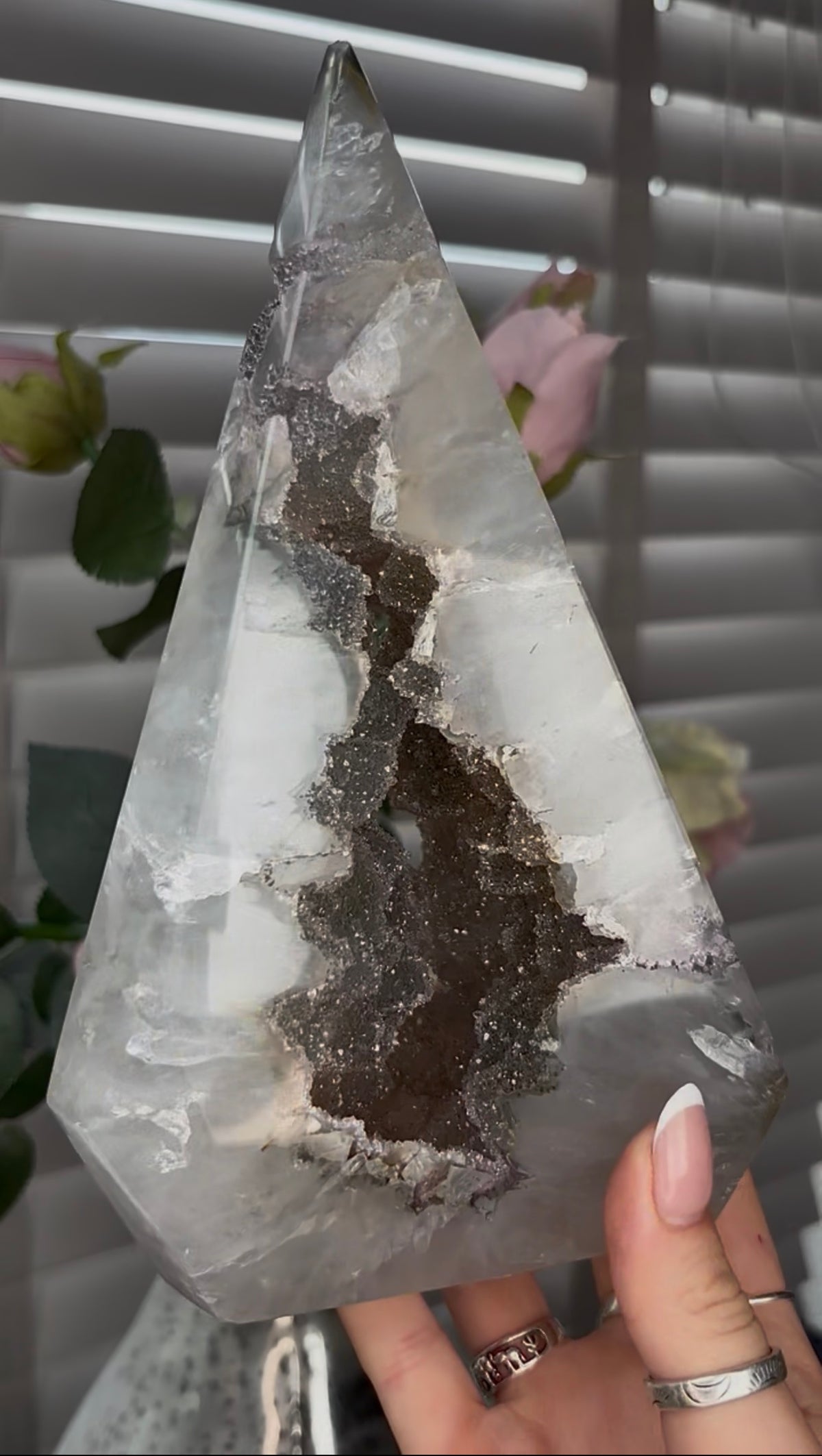 Beautiful, statement, high grade, agate, self-standing, diamond with gorgeous, green sugar druzy 20cm high