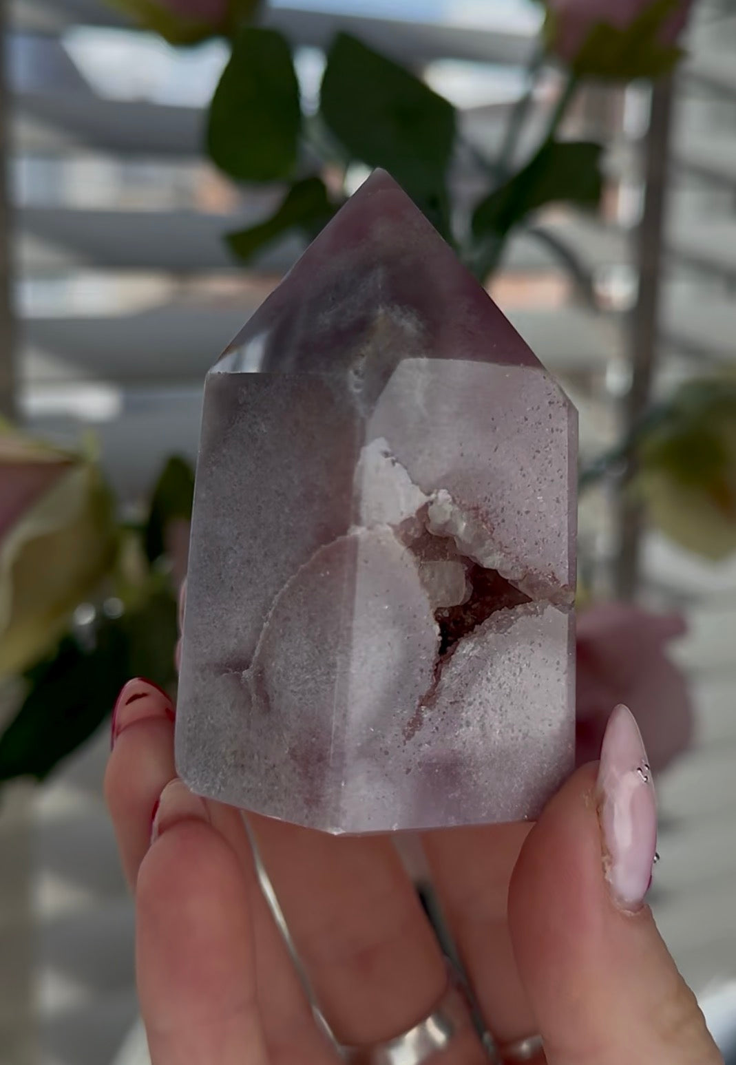 Pink amethyst tower in lilac tones 7.5cm(h) 5cm(w)