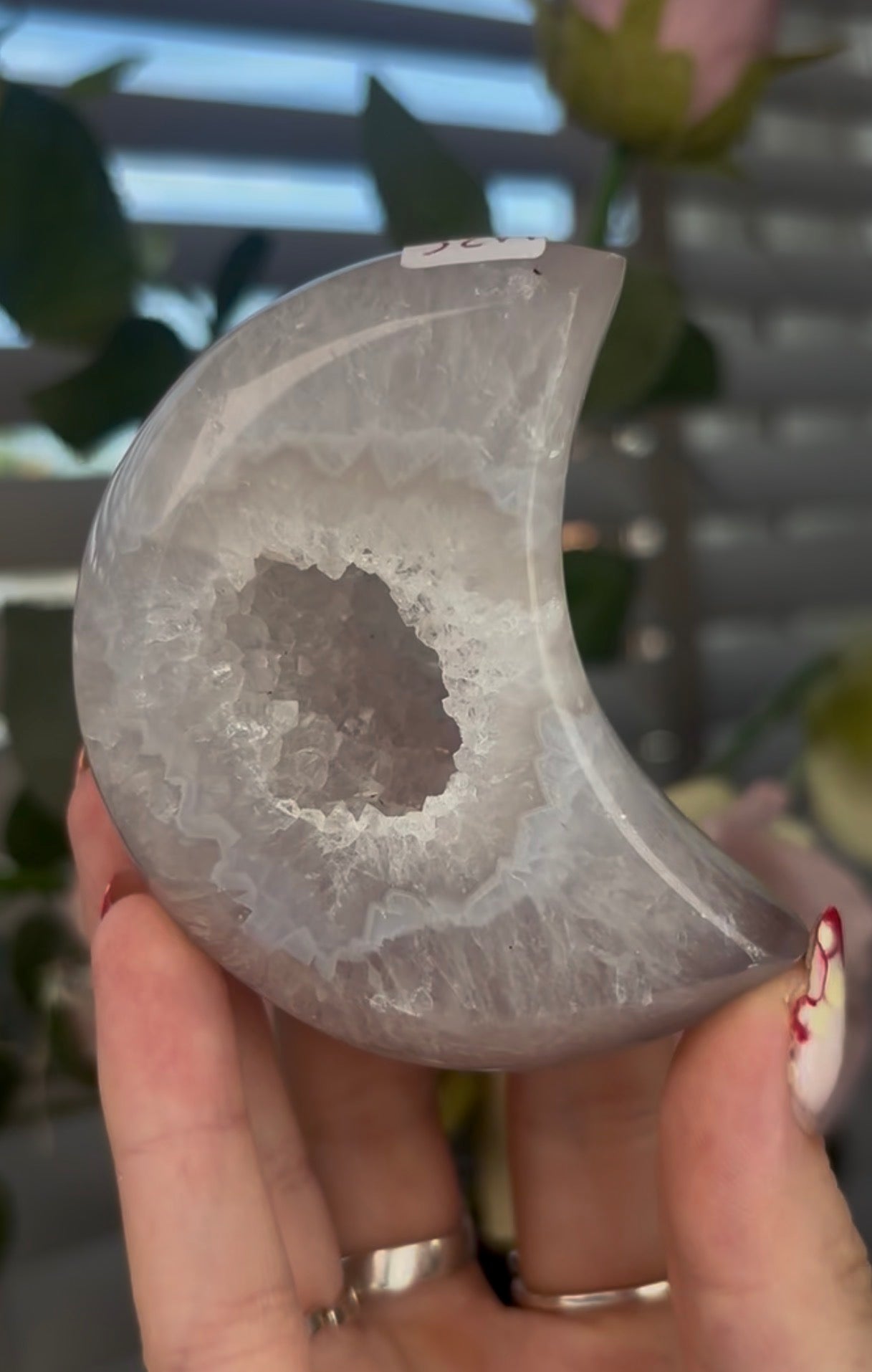 Beautiful, high quality, agate moon with druzy - stand included