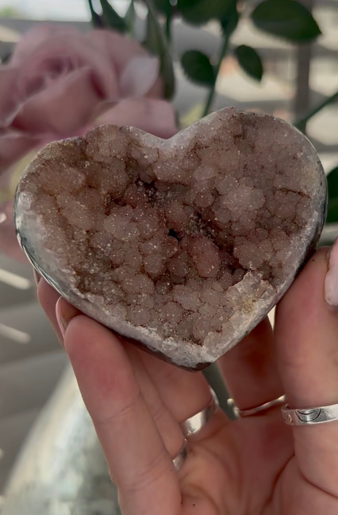 Uruguay, amethyst heart - comes with stand in pink tones