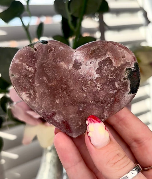 pink amethyst heart - comes with stand 8cm