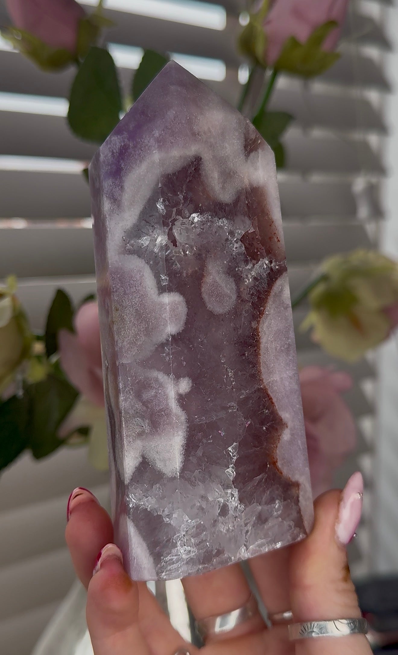 Hq Pink amethyst tower in lilac tones 14cm(h) 6cm(w)