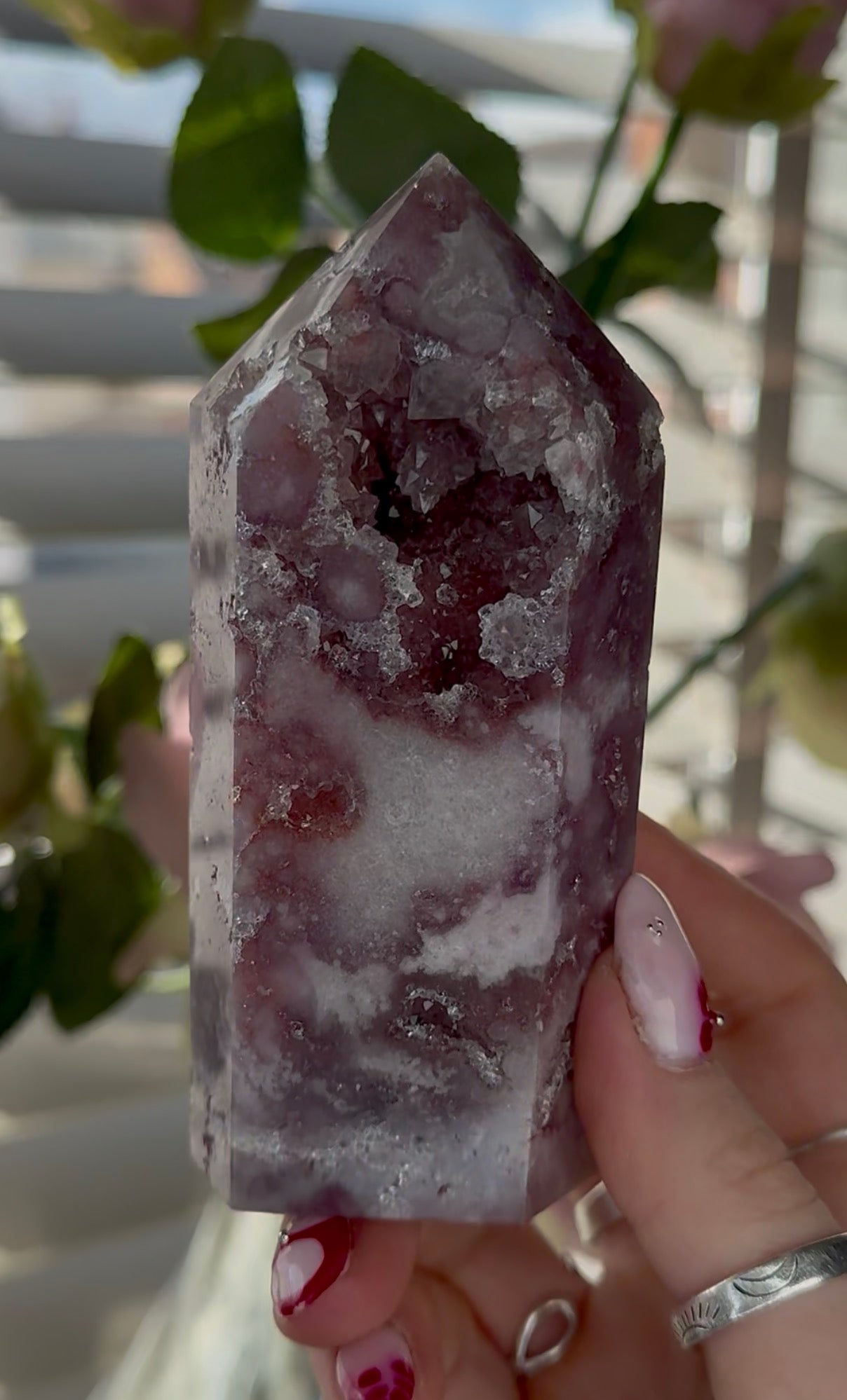 Hq Pink amethyst tower in lilac tones 11.5cm(h) 5cm(w)