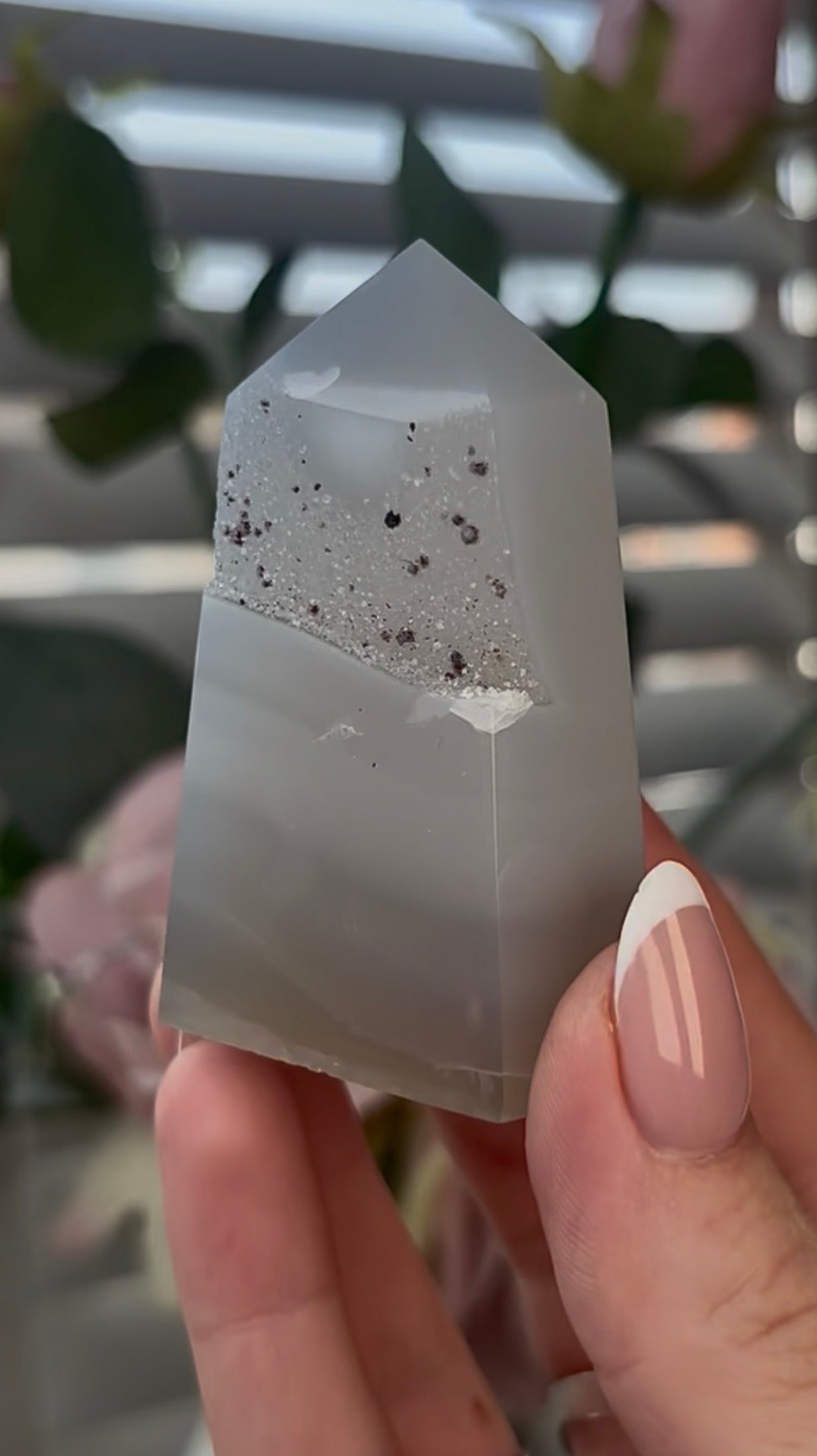 Beautiful, agate tower with druzy