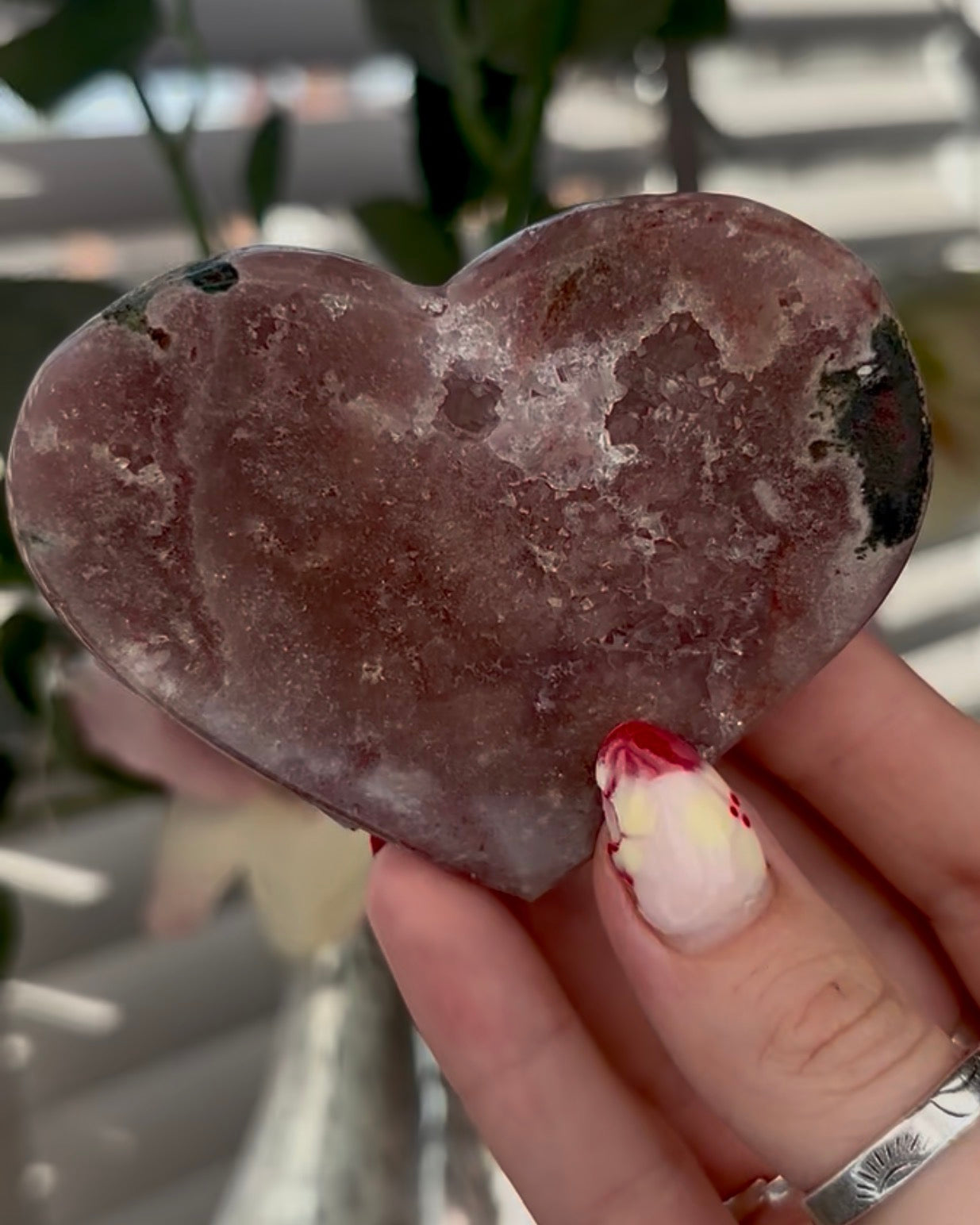 pink amethyst heart - comes with stand 8cm