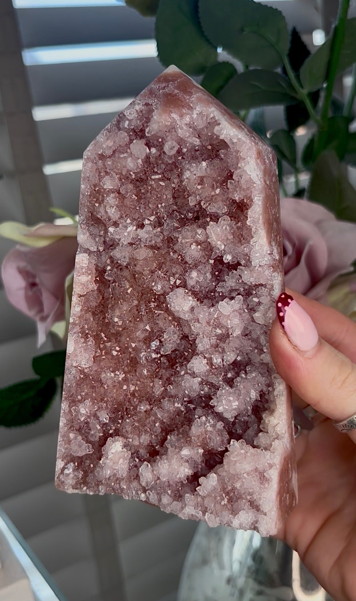 Hq druzy Pink amethyst tower 15cm(h)