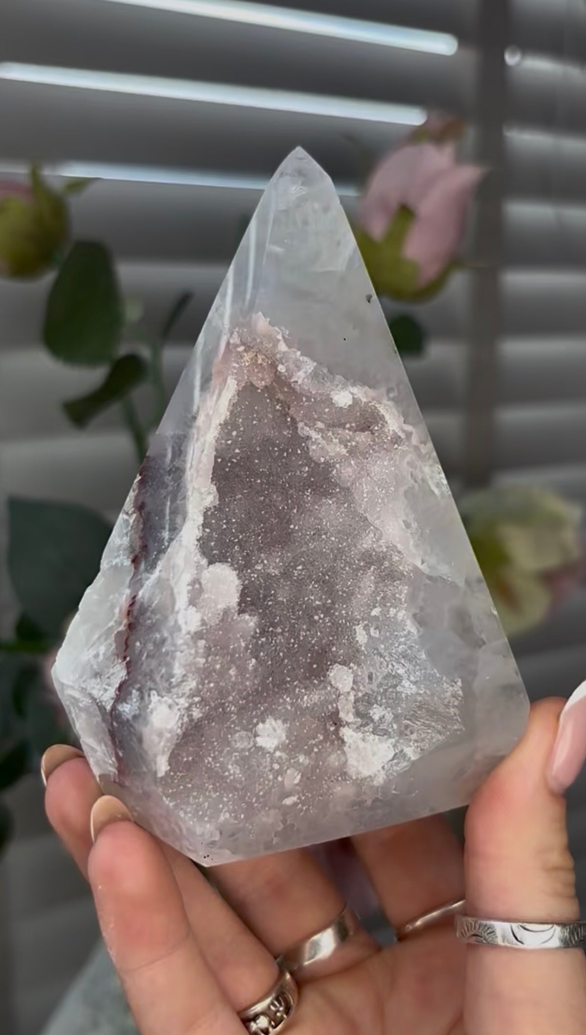 Beautiful, high grade, agate, self-standing, diamond with light pink druzy 11cm high