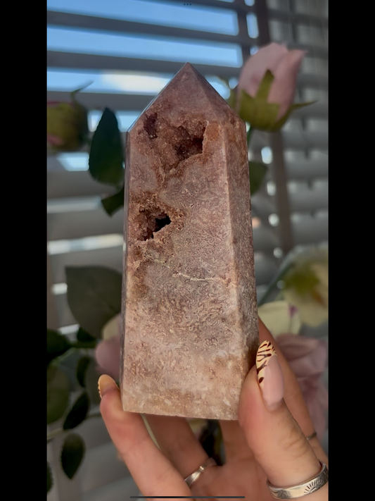 Beautiful, Pink amethyst tower 12.3cm(h)5.6cm (w) 365g