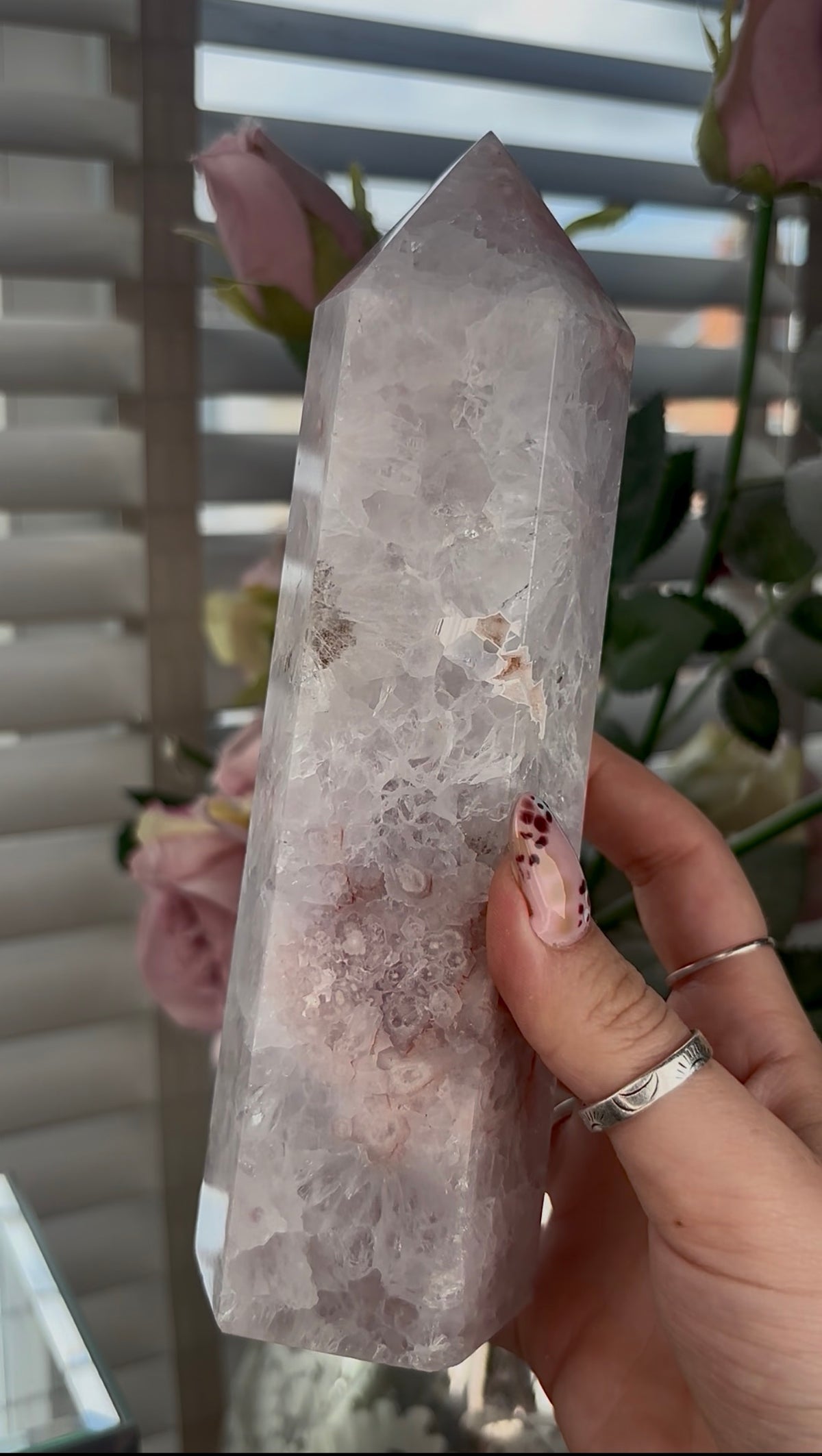 High grade, Pink amethyst Flower agate tower with quartz