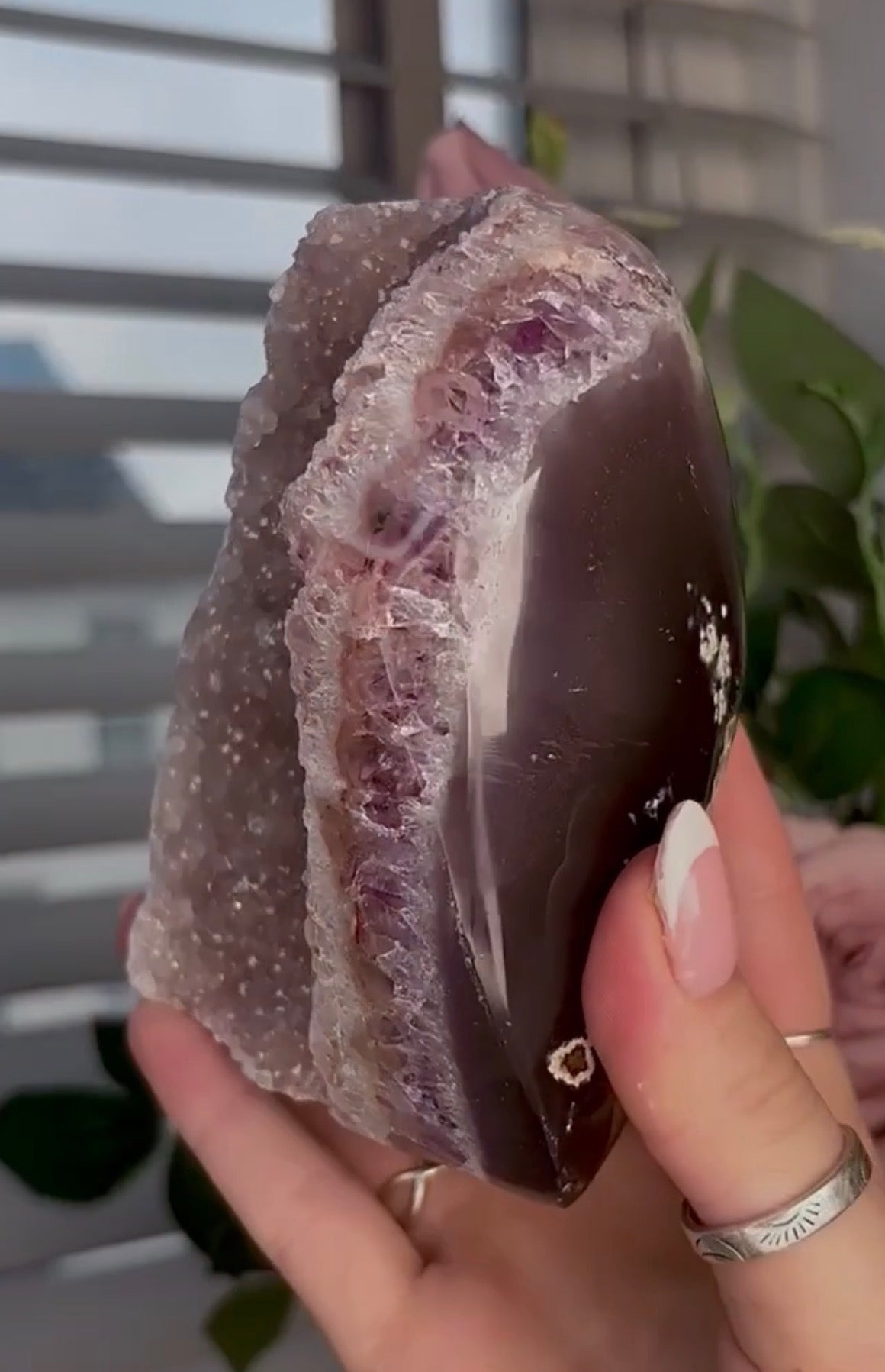 High quality, pink/lilac toned, rainbow amethyst on purple agate, cutbase