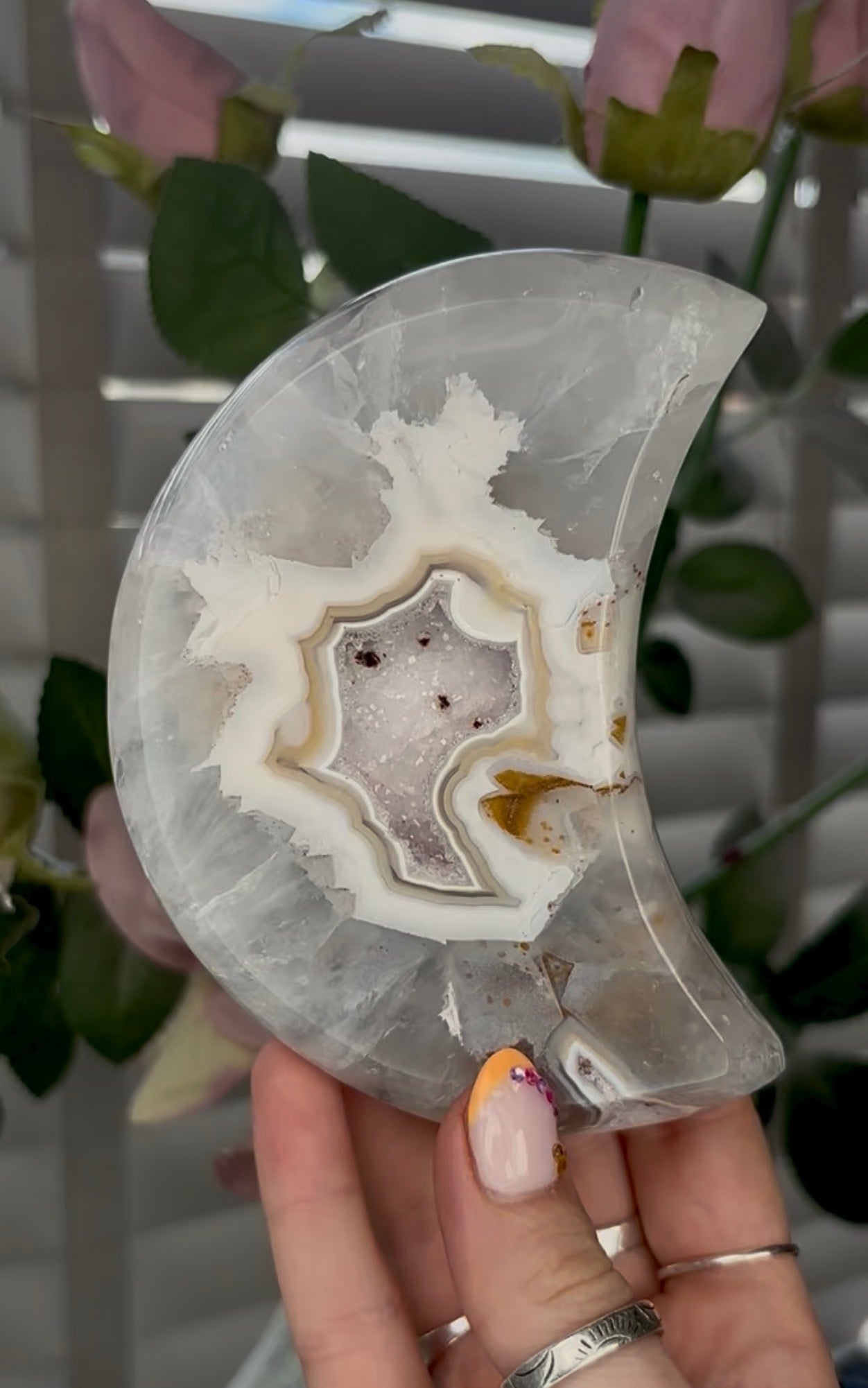 Beautiful, high quality, agate moon with druzy - stand included