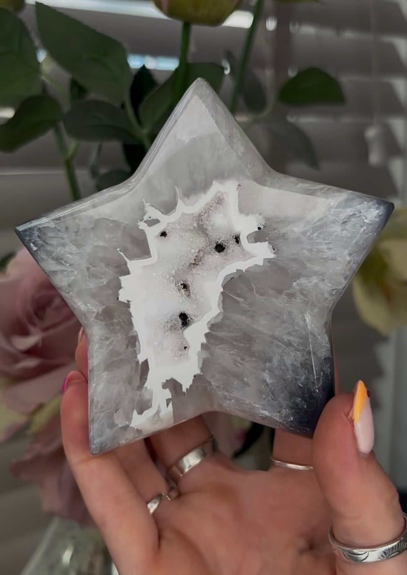 Beautiful, high quality, agate star with druzy - stand included