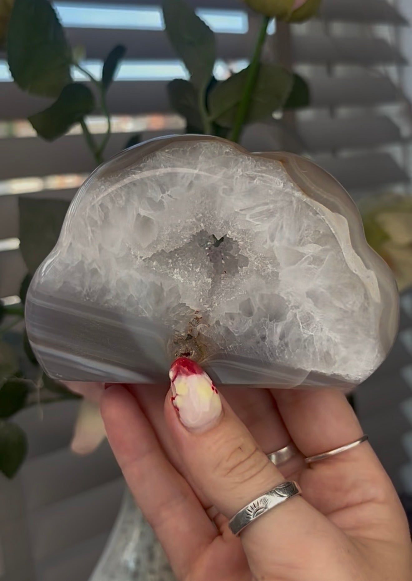 Beautiful, agate cloud with druzy