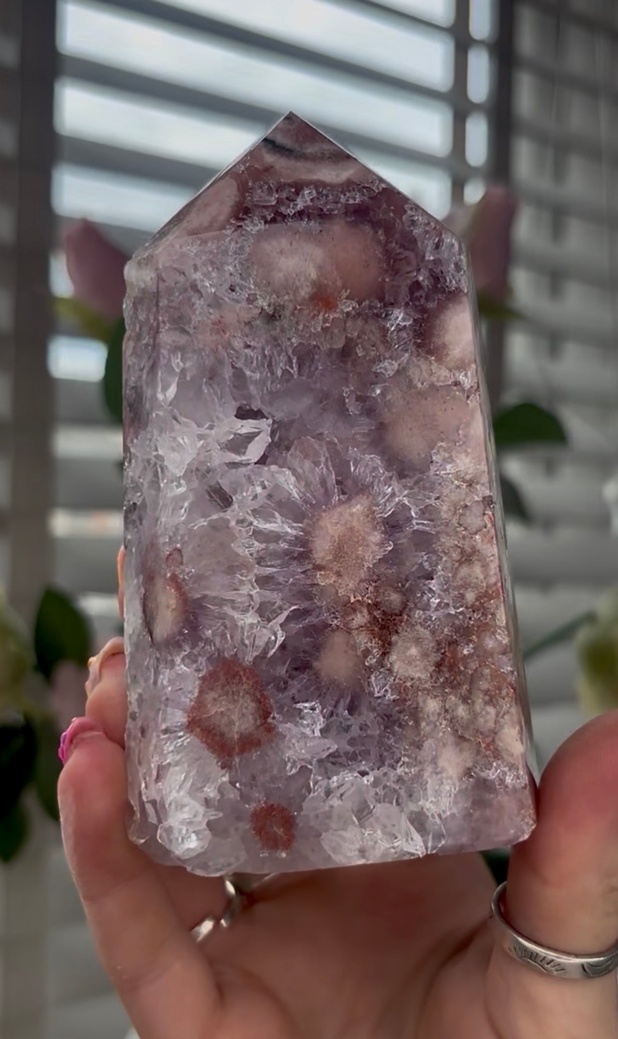 High quality, Pink amethyst tower, with quartz & flower patterns