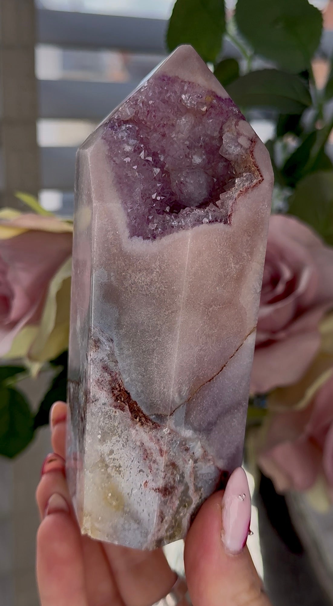 Hq Pink amethyst tower in lilac tones 13cm(h) 6cm(w)