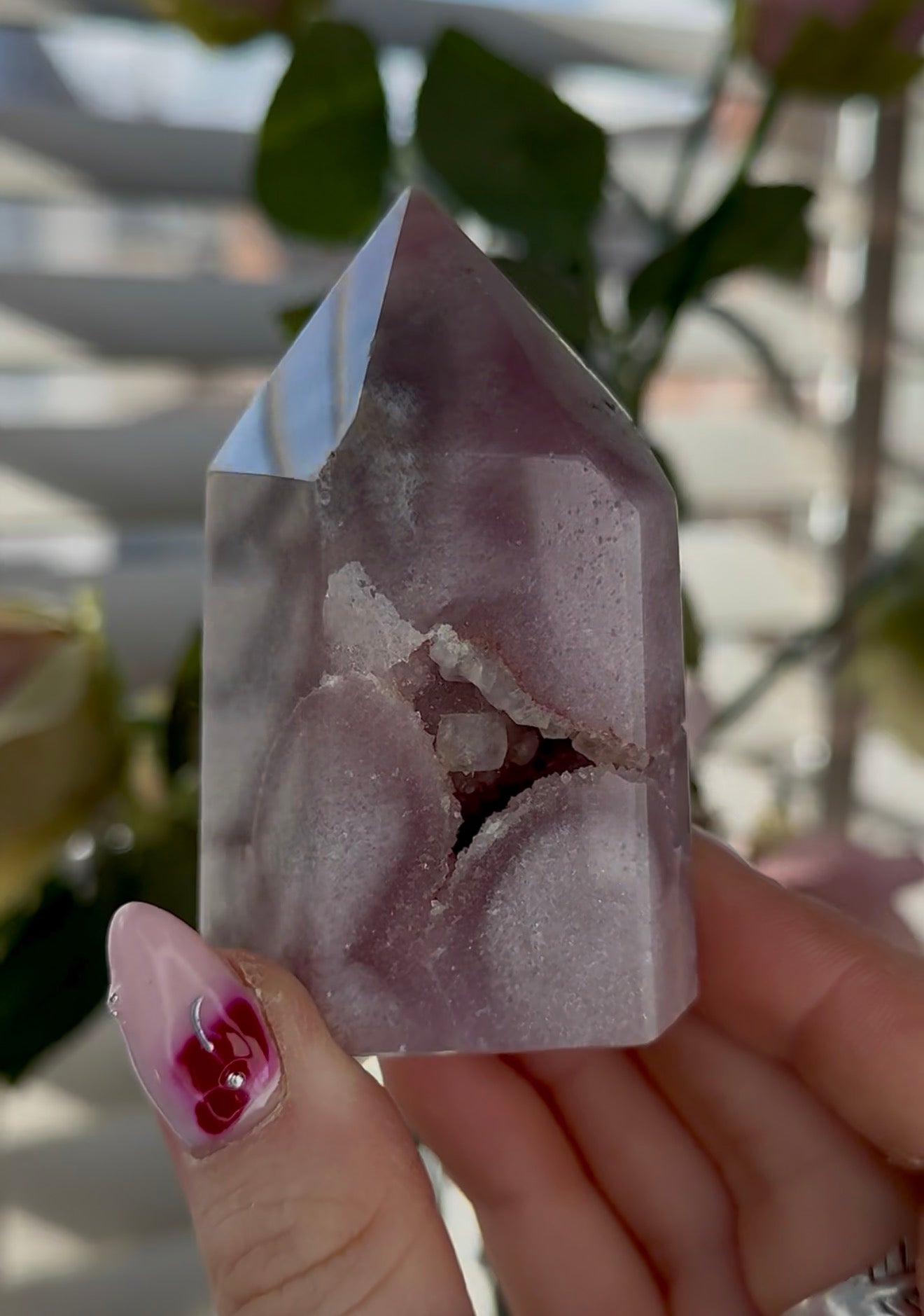 Pink amethyst tower in lilac tones 7.5cm(h) 5cm(w)