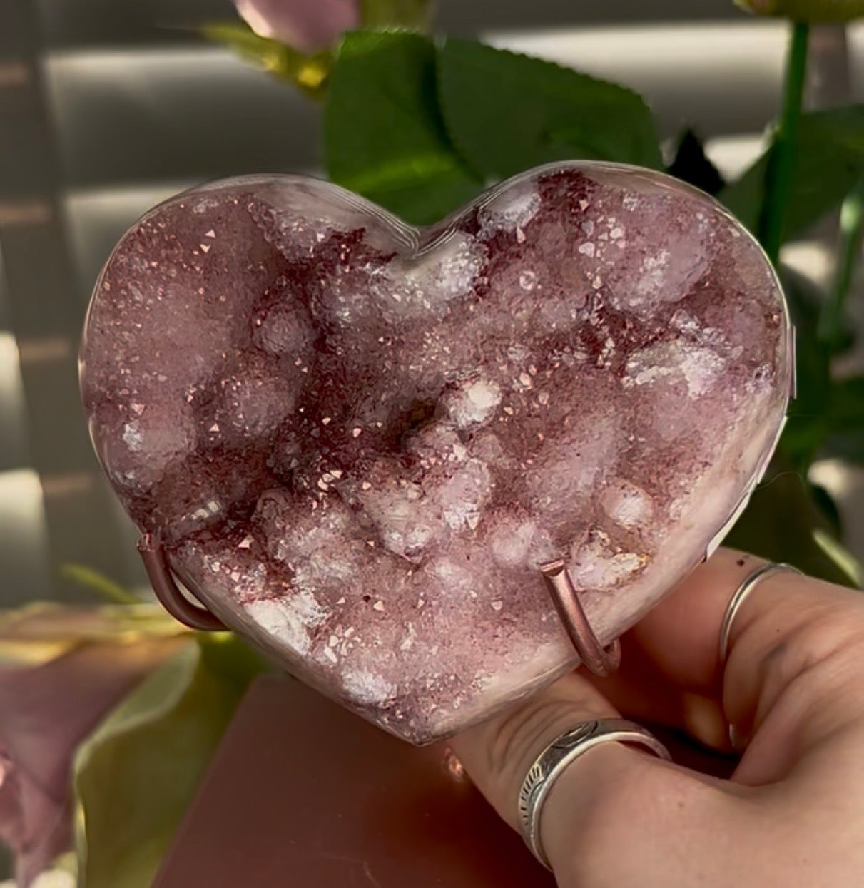 Hq druzy, pink amethyst heart - comes with stand