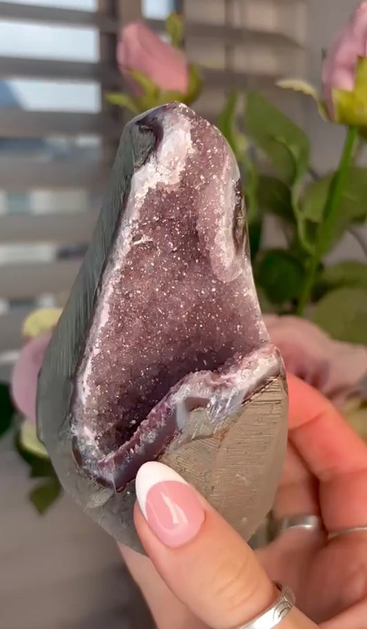 Pink toned amethyst cutbase